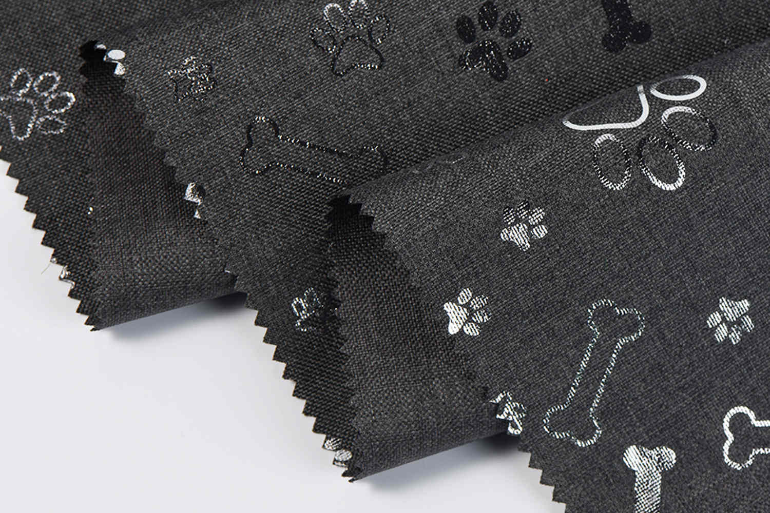 PU dilapisi 600d 68t kation dengan cetakan perak